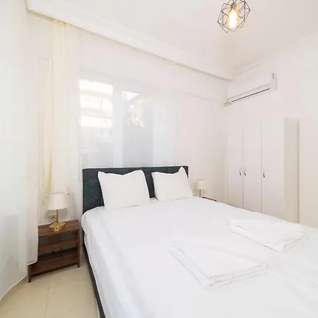 Refreshing Flat With Excellent Location In Appartement Alanya