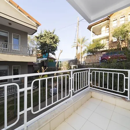 Refreshing Flat With Excellent Location In Apartment Alanya