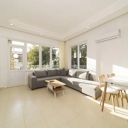Refreshing Flat With Excellent Location In